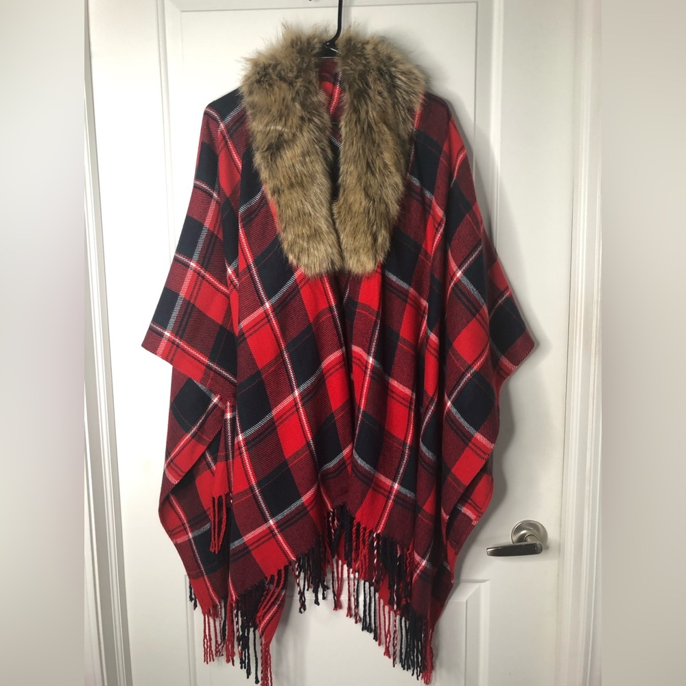Red plaid poncho Size Small